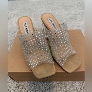 Steve Madden Beige and Silver Studded Mules size 6